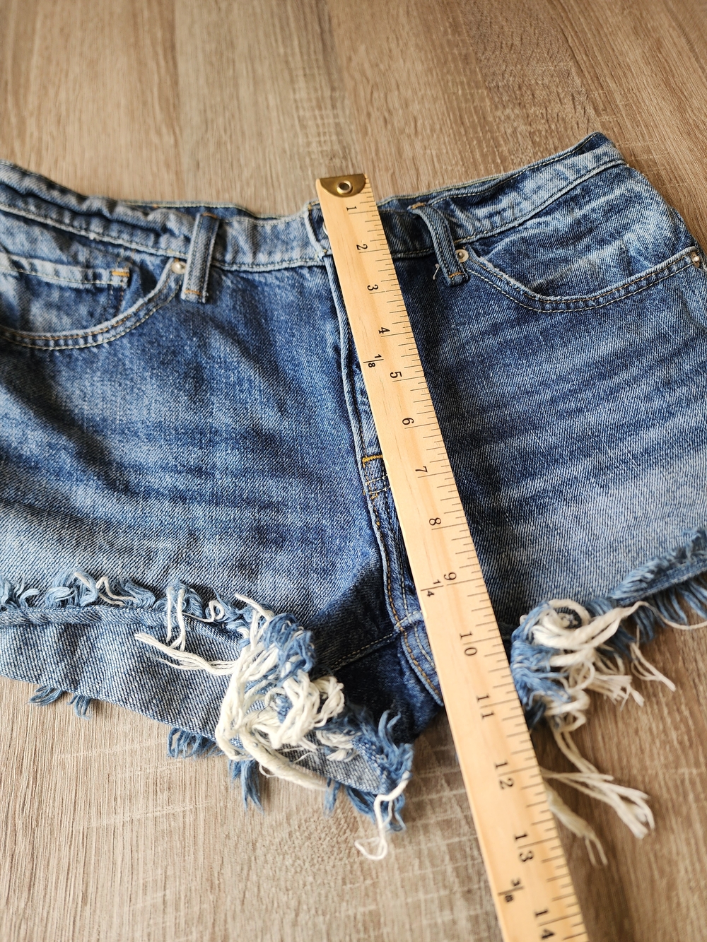 Lucky Jeans Women’s High-Rise Blue Denim Cutoff Shorts 8/29 - Picture 3 of 5